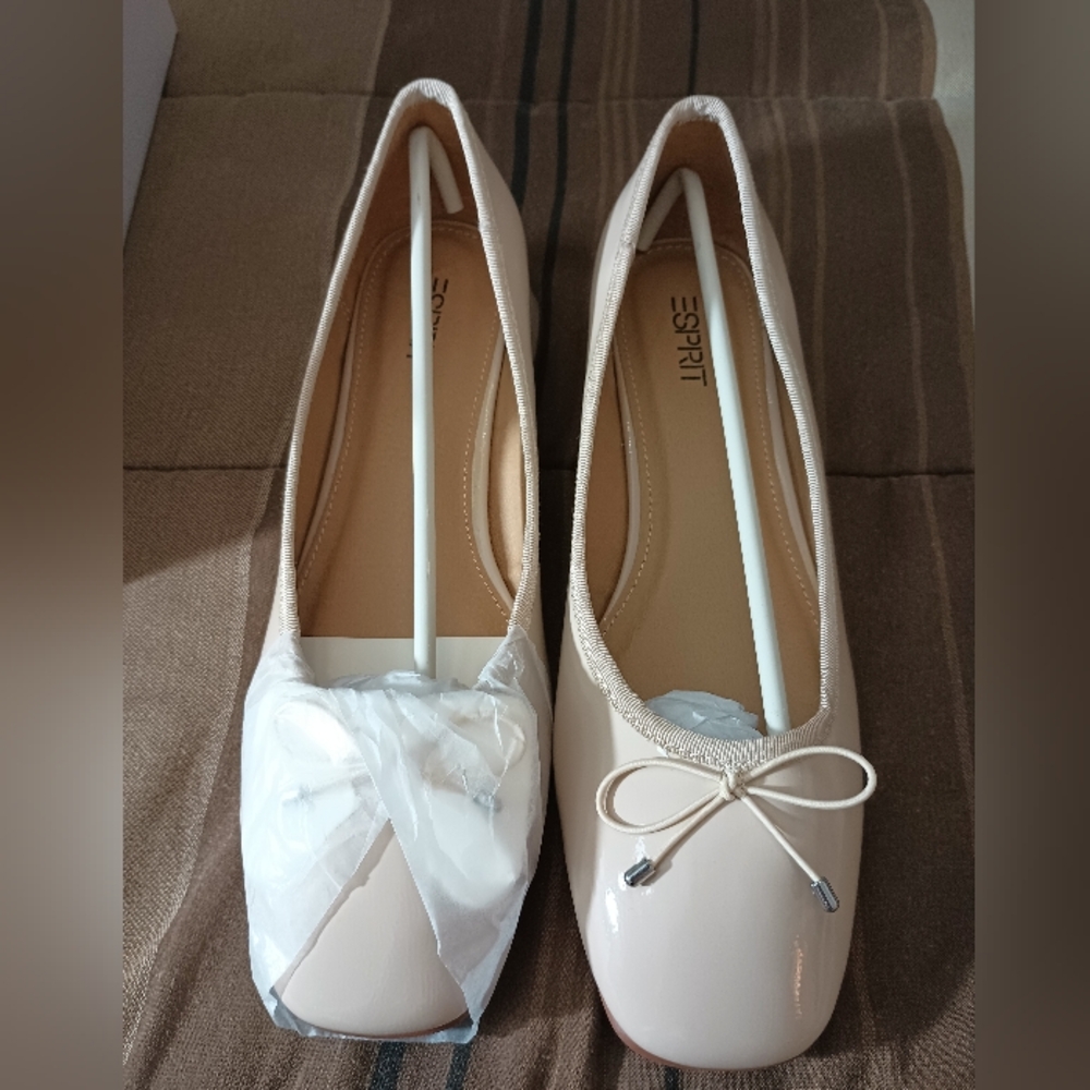 Esprit‎ Denali Beige Flats 7.5 - Picture 4 of 7